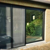 Levant coulissant PVC Veka - Chassis gris anthracite - moustiquaire plisse